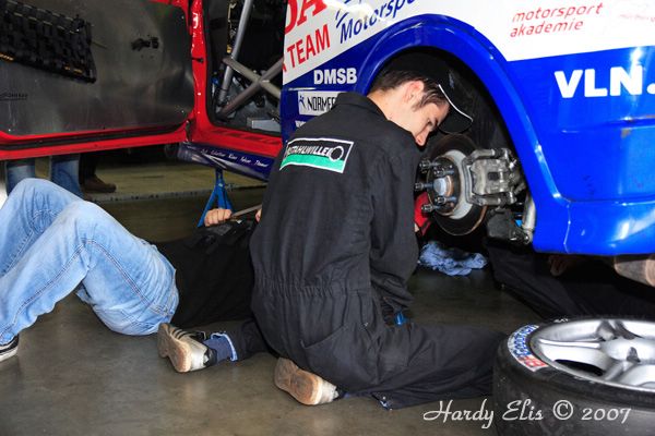 VLN 13-10-2007 02 Boxengasse 07