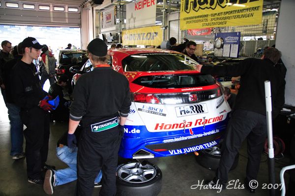 VLN 13-10-2007 02 Boxengasse 08