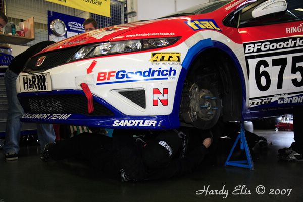 VLN 13-10-2007 02 Boxengasse 12