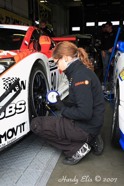 VLN 13-10-2007 02 Boxengasse 16