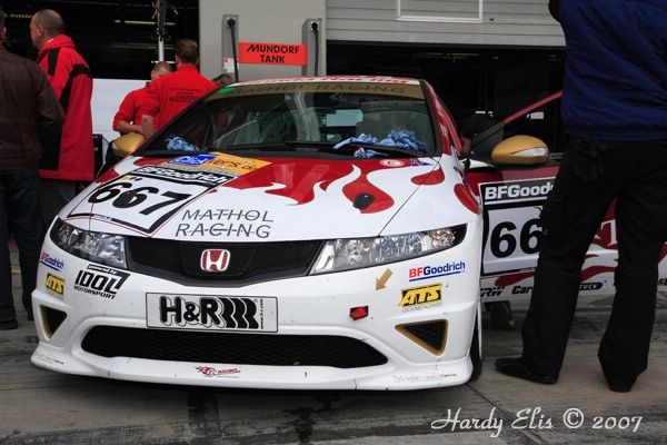 VLN 13-10-2007 02 Boxengasse 22