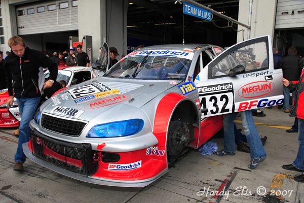 VLN 13-10-2007 02 Boxengasse 24