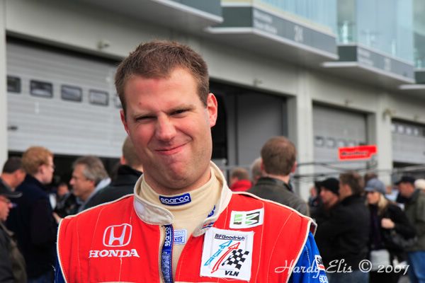 VLN 13-10-2007 02 Boxengasse 34