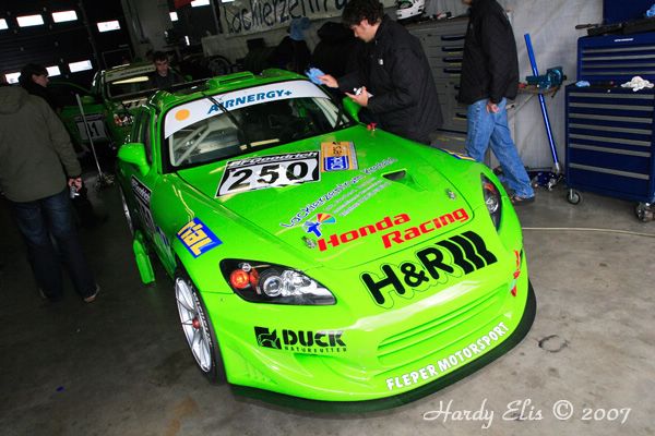 VLN 13-10-2007 02 Boxengasse 40