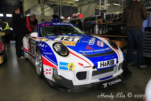 VLN 13-10-2007 02 Boxengasse 49