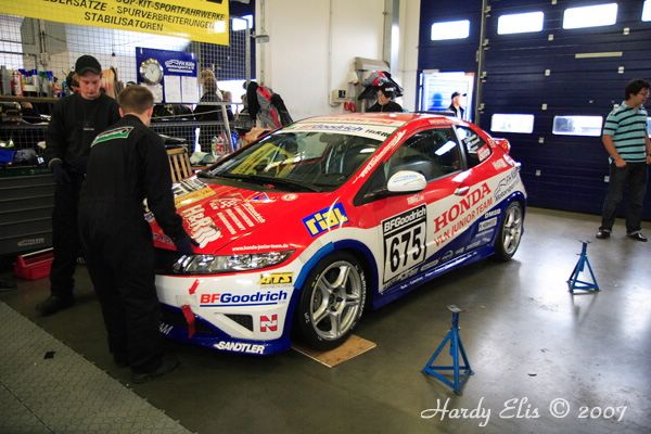 VLN 13-10-2007 02 Boxengasse 58