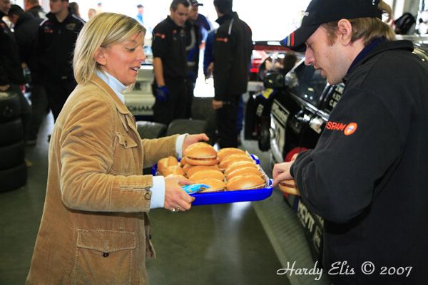 VLN 13-10-2007 02 Boxengasse 59