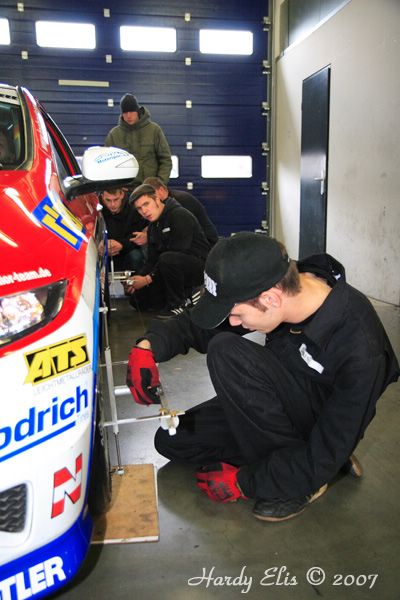 VLN 13-10-2007 02 Boxengasse 60