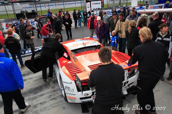 VLN 13-10-2007 02 Boxengasse 61