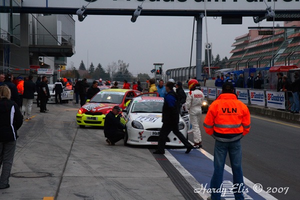 VLN 27-10-2007 01 Training Fahrerlager 042