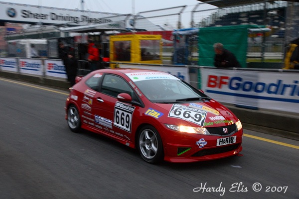 VLN 27-10-2007 01 Training Fahrerlager 059