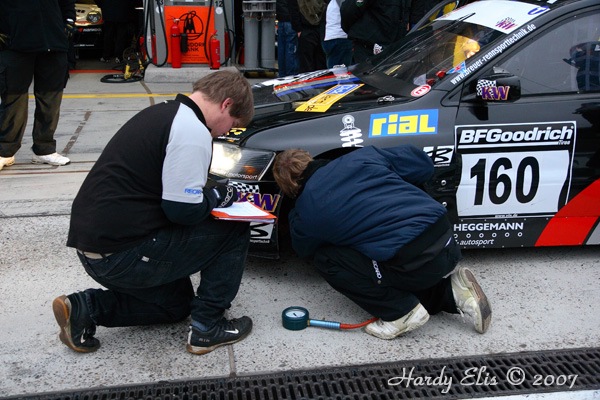 VLN 27-10-2007 01 Training Fahrerlager 061