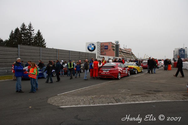 VLN 27-10-2007 01 Training Fahrerlager 240