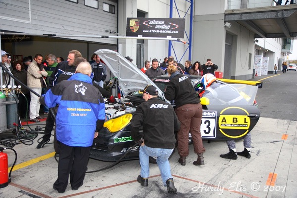 VLN 27-10-2007 04 Rennen Fahrerlager 16