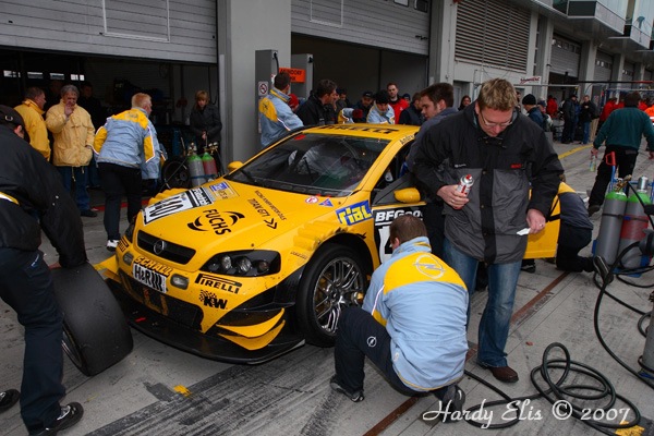 VLN 27-10-2007 04 Rennen Fahrerlager 24