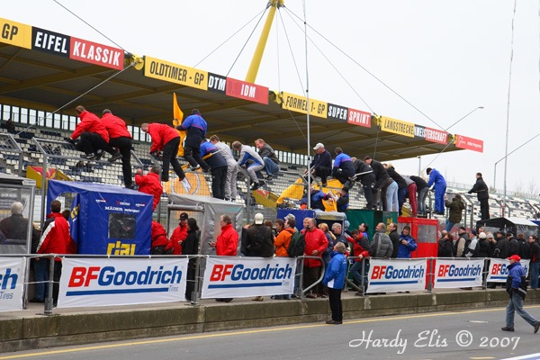 VLN 27-10-2007 04 Rennen Fahrerlager 35