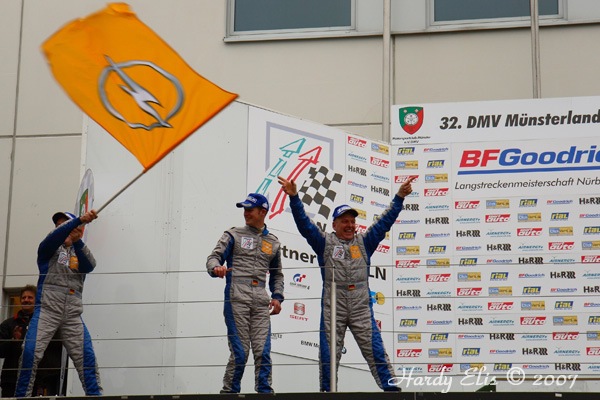 VLN 27-10-2007 05 Siegerehrung 01