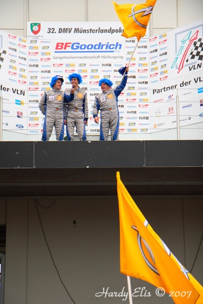 VLN 27-10-2007 05 Siegerehrung 02