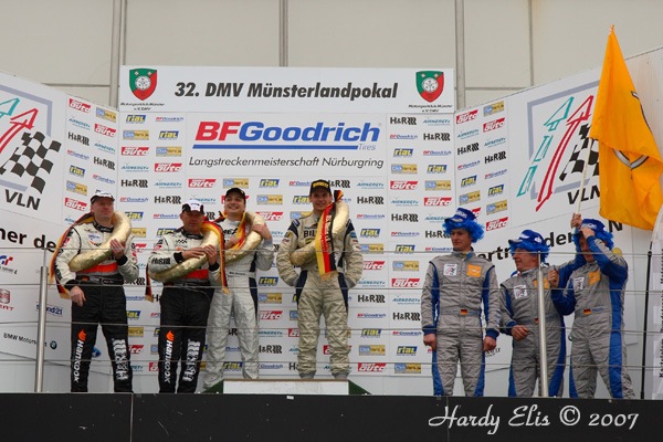 VLN 27-10-2007 05 Siegerehrung 06