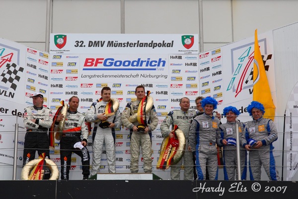 VLN 27-10-2007 05 Siegerehrung 08