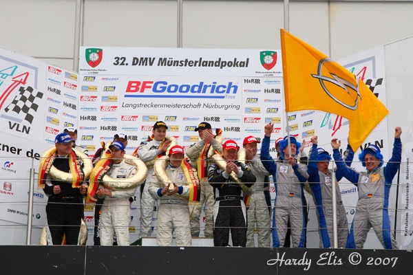 VLN 27-10-2007 05 Siegerehrung 11