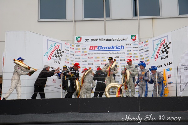 VLN 27-10-2007 05 Siegerehrung 13