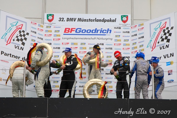 VLN 27-10-2007 05 Siegerehrung 14