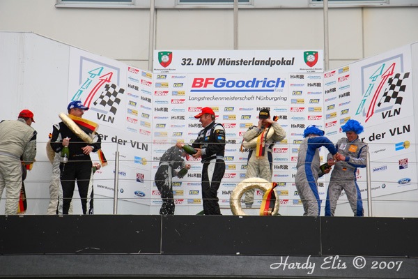 VLN 27-10-2007 05 Siegerehrung 15
