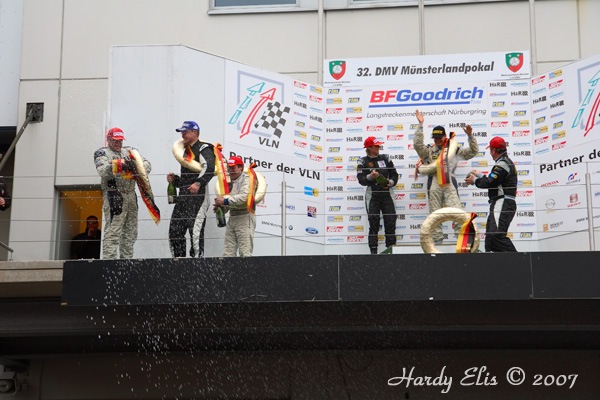 VLN 27-10-2007 05 Siegerehrung 16