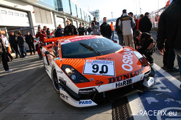 VLN 12-04-2008 01 Training Fahrerlager 001