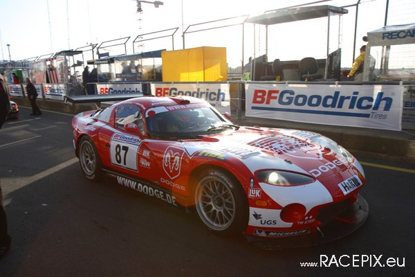 VLN 12-04-2008 01 Training Fahrerlager 002