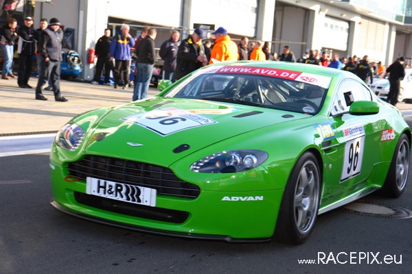 VLN 12-04-2008 01 Training Fahrerlager 010