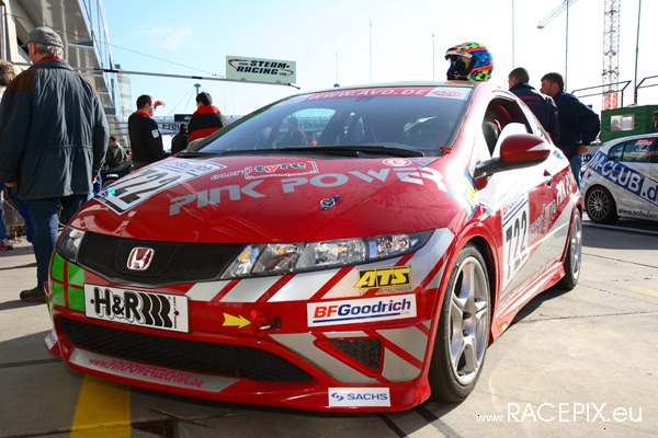 VLN 12-04-2008 01 Training Fahrerlager 035