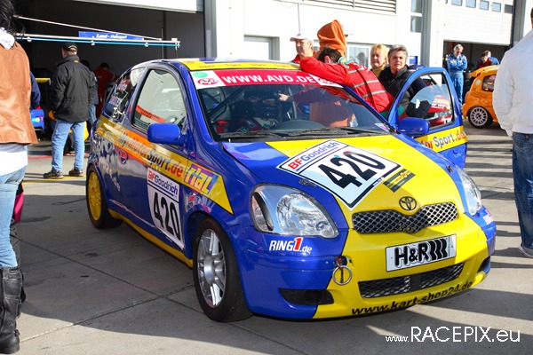 VLN 12-04-2008 01 Training Fahrerlager 037