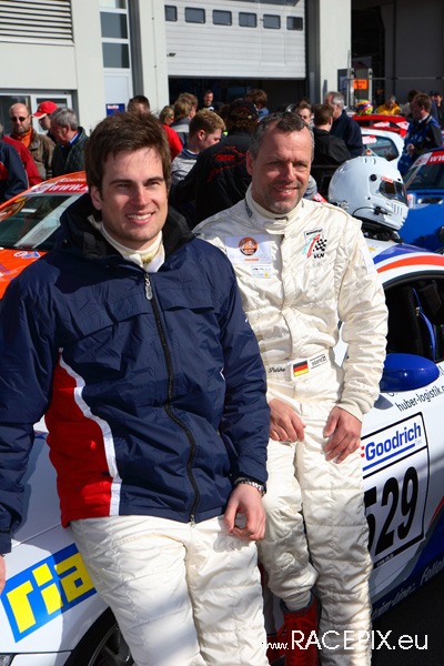 VLN 12-04-2008 01 Training Fahrerlager 050