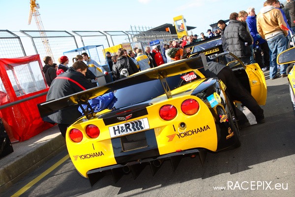 VLN 12-04-2008 01 Training Fahrerlager 054