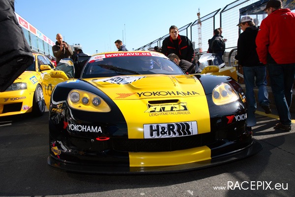 VLN 12-04-2008 01 Training Fahrerlager 055