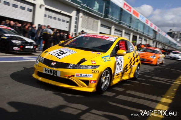 VLN 12-04-2008 01 Training Fahrerlager 071