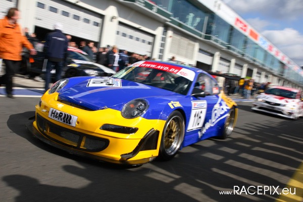 VLN 12-04-2008 01 Training Fahrerlager 077