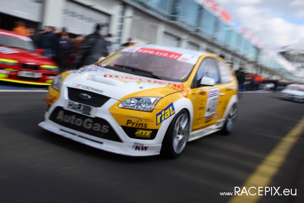 VLN 12-04-2008 01 Training Fahrerlager 084