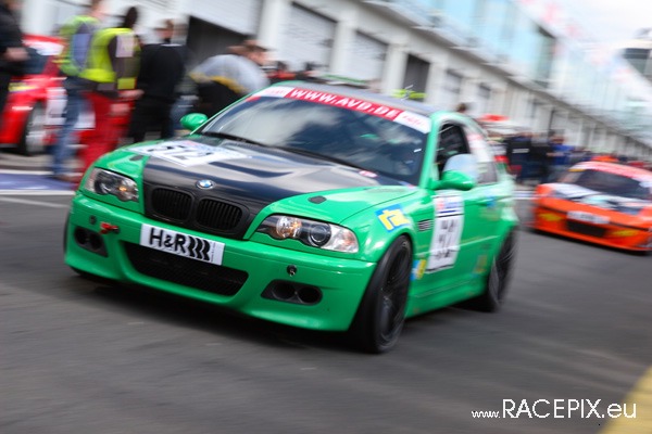 VLN 12-04-2008 01 Training Fahrerlager 098