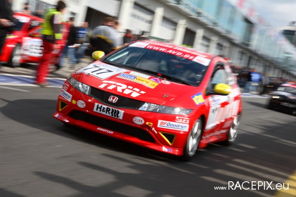 VLN 12-04-2008 01 Training Fahrerlager 099