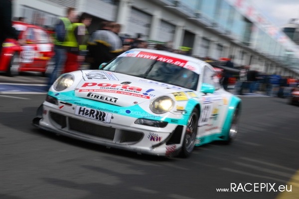 VLN 12-04-2008 01 Training Fahrerlager 101