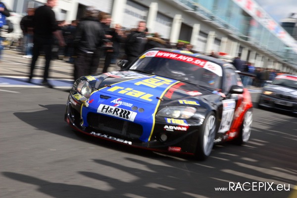 VLN 12-04-2008 01 Training Fahrerlager 104