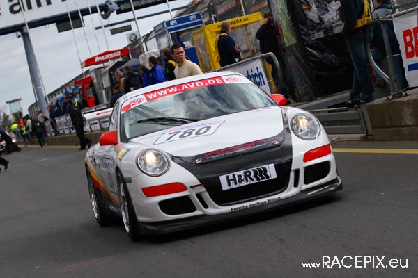 VLN 12-04-2008 01 Training Fahrerlager 141