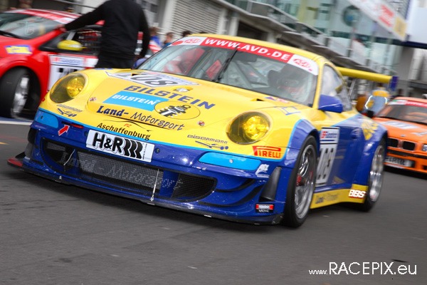 VLN 12-04-2008 01 Training Fahrerlager 145