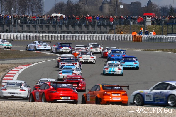 VLN 12-04-2008 02 Start + NGK-Schikane 006