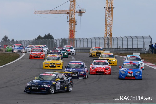 VLN 12-04-2008 02 Start + NGK-Schikane 010