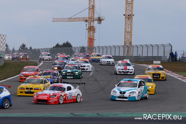 VLN 12-04-2008 02 Start + NGK-Schikane 011