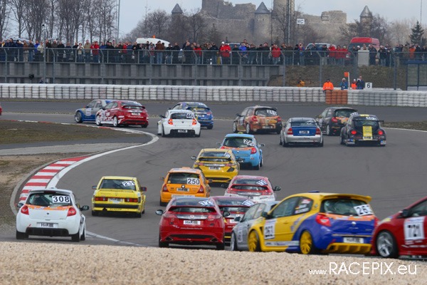 VLN 12-04-2008 02 Start + NGK-Schikane 014